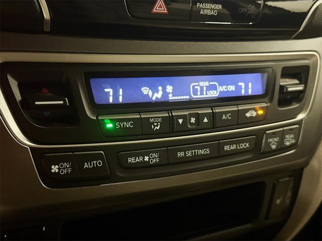 Photo of 2019 Deep Scarlet Pearl Honda Pilot
