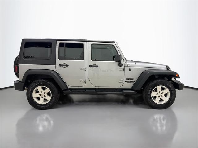 Photo of 2016 Billet Silver Metallic Clearcoat Jeep Wrangler Unlimited