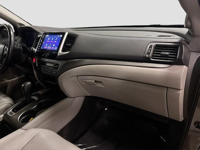 Photo of 2017 Modern Steel Metallic Honda Pilot