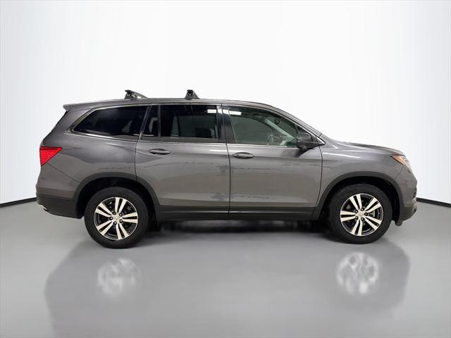 Photo of 2017 Modern Steel Metallic Honda Pilot