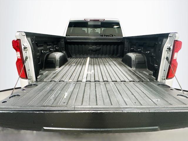 Photo of 2020 Silver Ice Metallic Chevrolet Silverado 1500