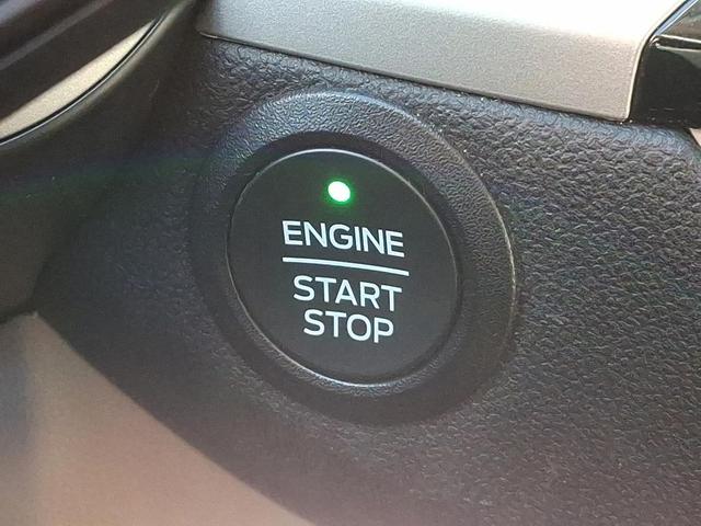 Photo of 2022 Agate Black Metallic - UM Ford Escape