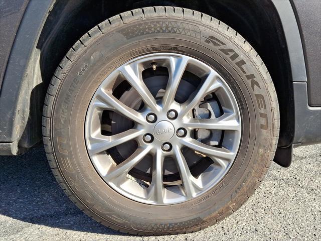 Photo of 2020 Granite Crystal Metallic Clearcoat - PAU Jeep Cherokee