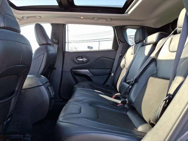 Photo of 2020 Granite Crystal Metallic Clearcoat - PAU Jeep Cherokee
