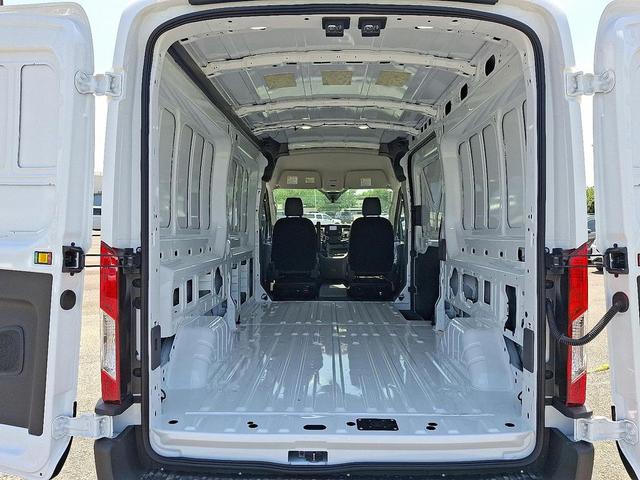 Photo of 2025 Oxford White Ford Transit-250