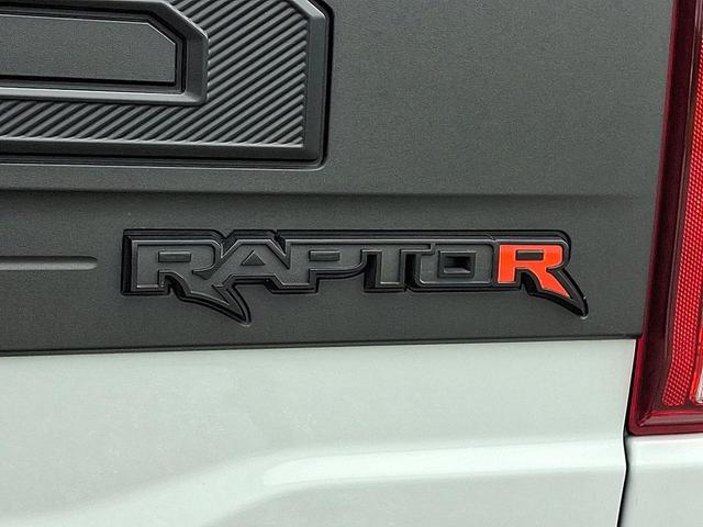 Photo of 2024 Avalanche - DR Ford F-150