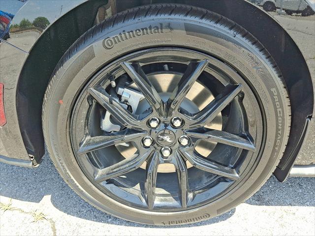 Photo of 2025 Shadow Black Ford Mustang