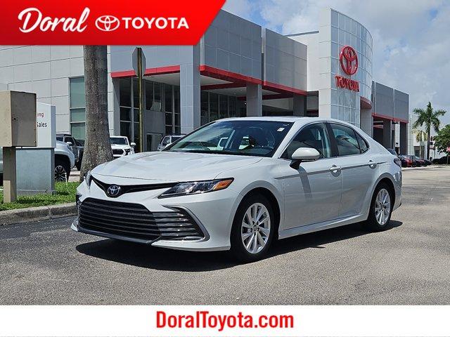 Photo of 2024 White Toyota Camry