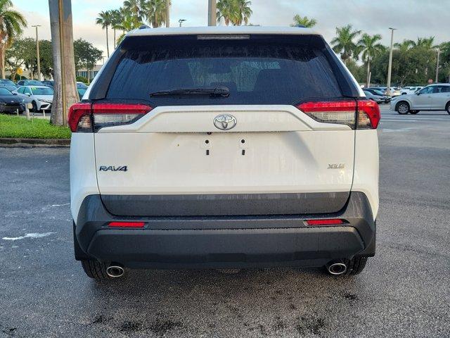 Photo of 2024 Ice Cap Toyota RAV4