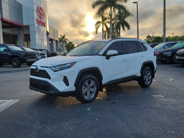 Photo of 2024 Ice Cap Toyota RAV4