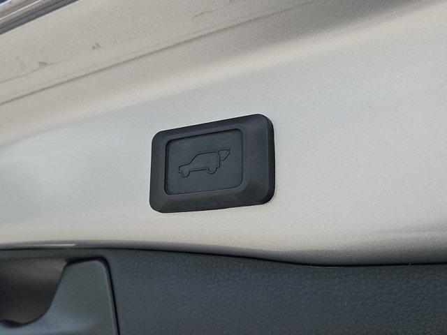 Photo of 2022 Silver Toyota RAV4