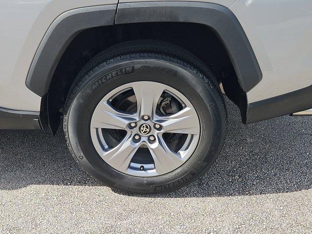 Photo of 2022 Silver Toyota RAV4