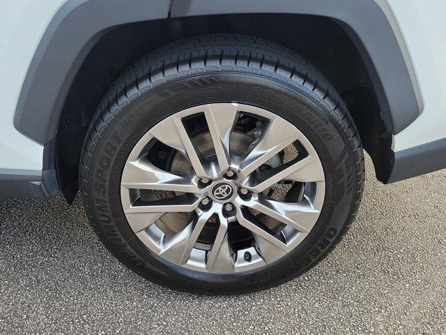 Photo of 2020 White Toyota RAV4