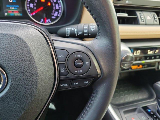 Photo of 2020 White Toyota RAV4