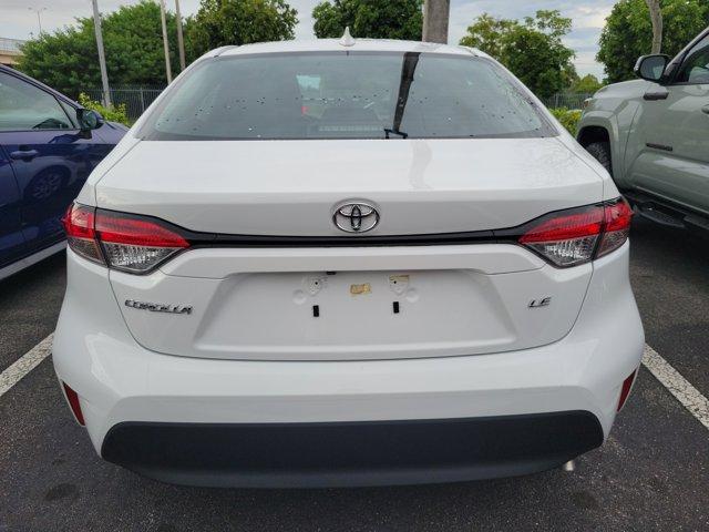 Photo of 2024 White Toyota Corolla