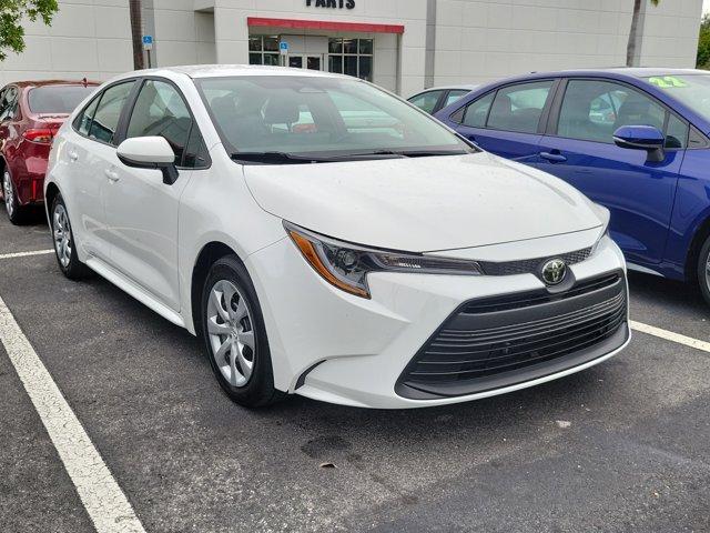 Photo of 2024 White Toyota Corolla