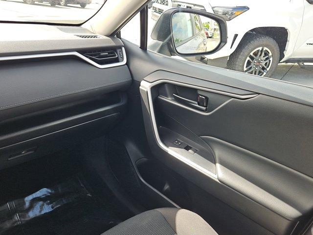 Photo of 2022 Silver Toyota RAV4