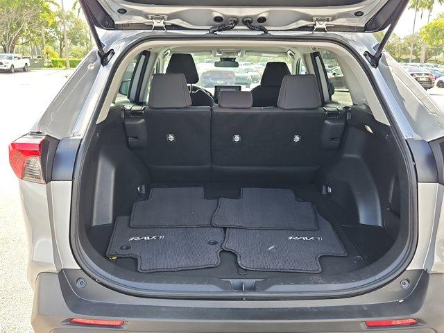Photo of 2022 Silver Toyota RAV4