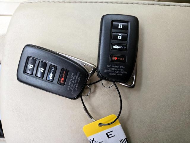 Photo of 2018 Red Lexus ES 350