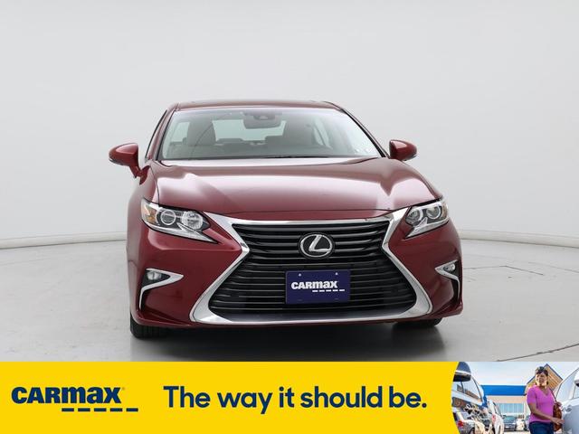 Photo of 2018 Red Lexus ES 350