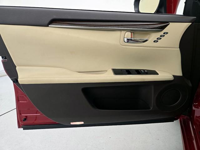 Photo of 2018 Red Lexus ES 350