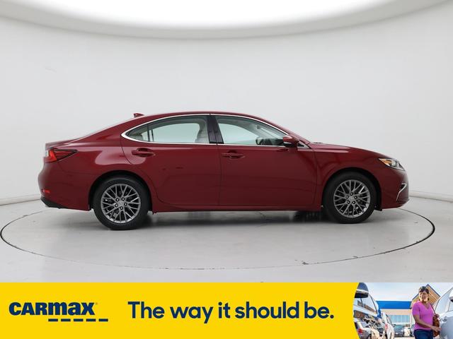 Photo of 2018 Red Lexus ES 350