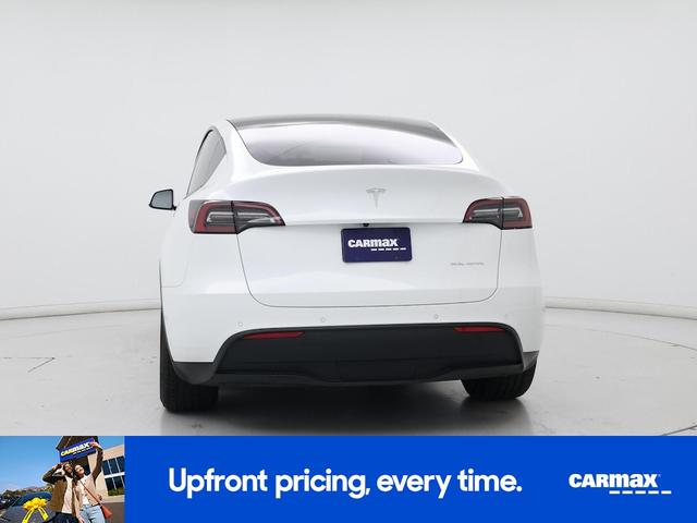 Photo of 2022 White Tesla Model Y