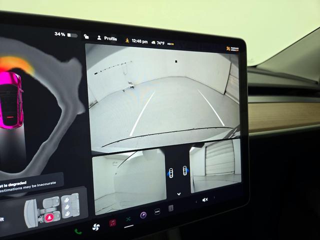 Photo of 2022 White Tesla Model Y
