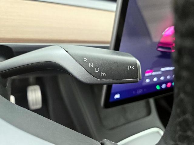 Photo of 2022 White Tesla Model Y