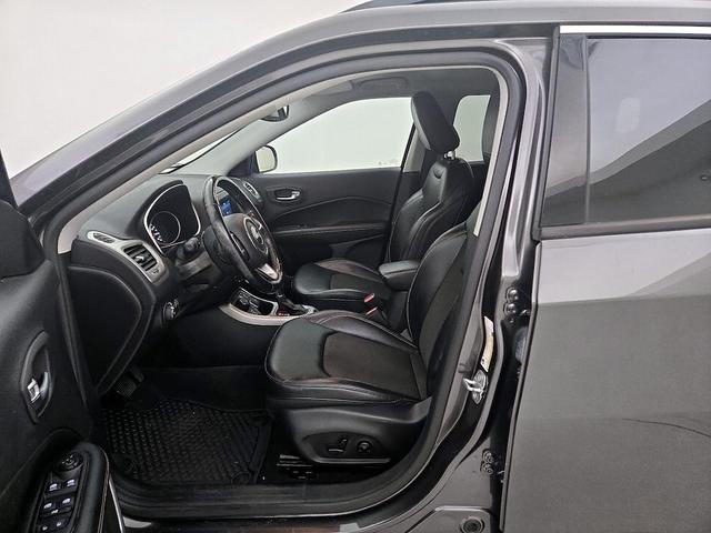 Photo of 2020 Gray Jeep Compass