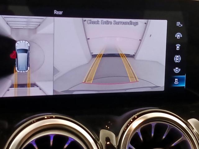 Photo of 2022 Gray Mercedes-Benz GLB 250