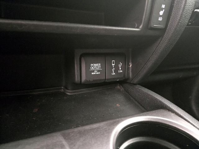 Photo of 2017 White Honda Pilot