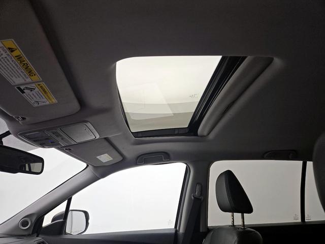 Photo of 2017 White Honda Pilot