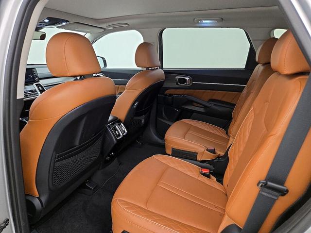 Photo of 2021 Silver Kia Sorento