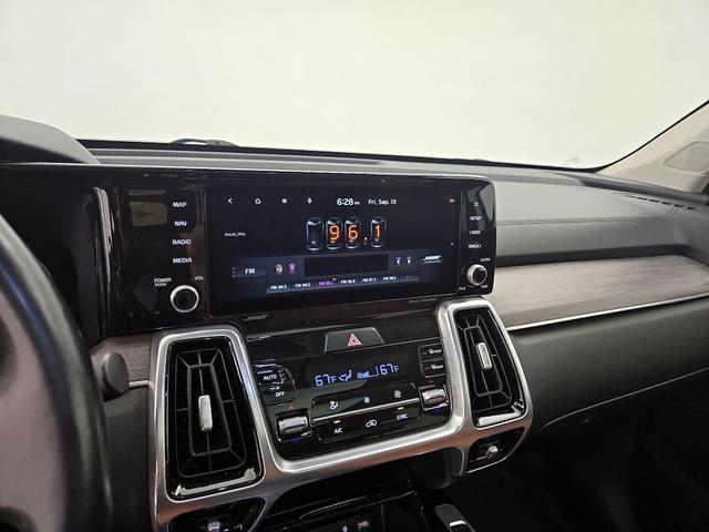 Photo of 2021 Silver Kia Sorento