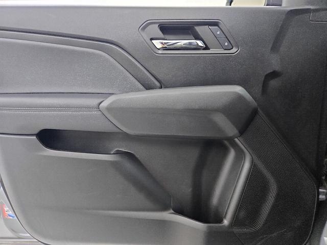 Photo of 2024 Gray Chevrolet Colorado