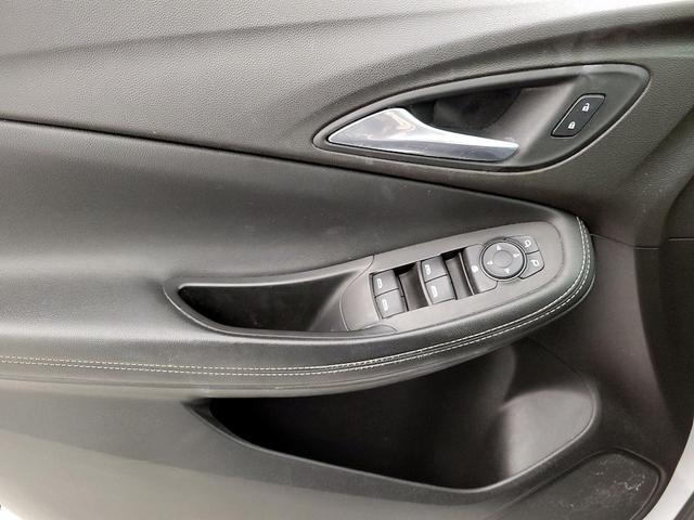 Photo of 2021 White Buick Encore GX
