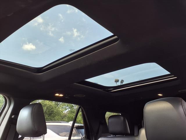 Photo of 2019 White Ford Explorer