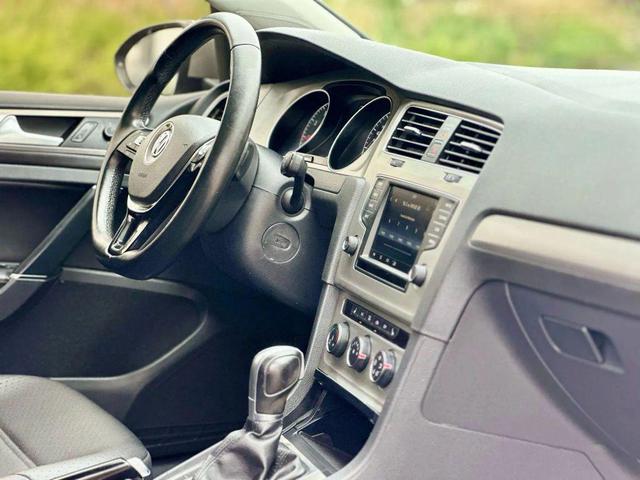 Photo of 2017 Tungsten Silver Metallic Volkswagen Golf