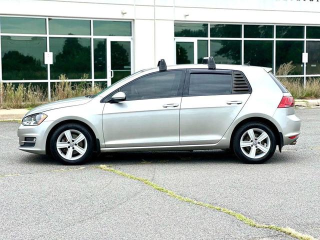 Photo of 2017 Tungsten Silver Metallic Volkswagen Golf