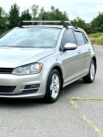 Photo of 2017 Tungsten Silver Metallic Volkswagen Golf