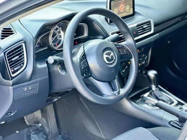Photo of 2015 Liquid Silver Metallic Mazda Mazda3