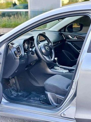 Photo of 2015 Liquid Silver Metallic Mazda Mazda3