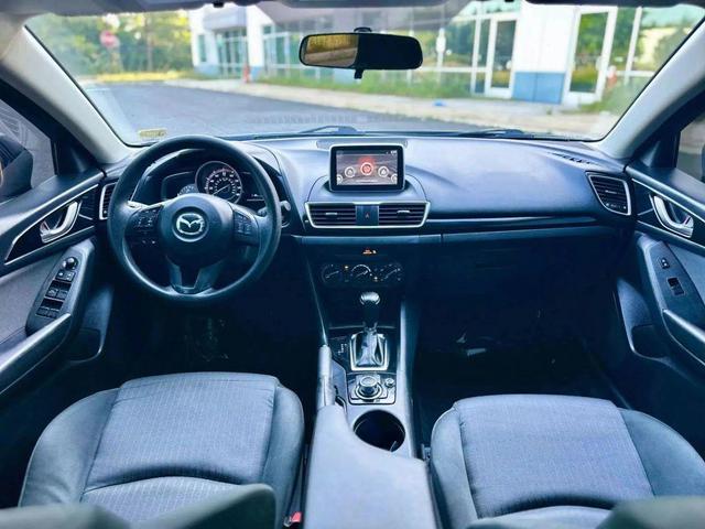 Photo of 2015 Liquid Silver Metallic Mazda Mazda3
