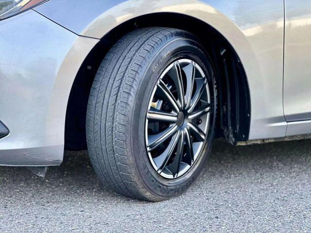 Photo of 2015 Liquid Silver Metallic Mazda Mazda3