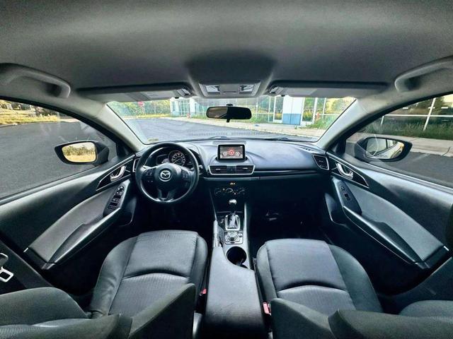 Photo of 2015 Liquid Silver Metallic Mazda Mazda3