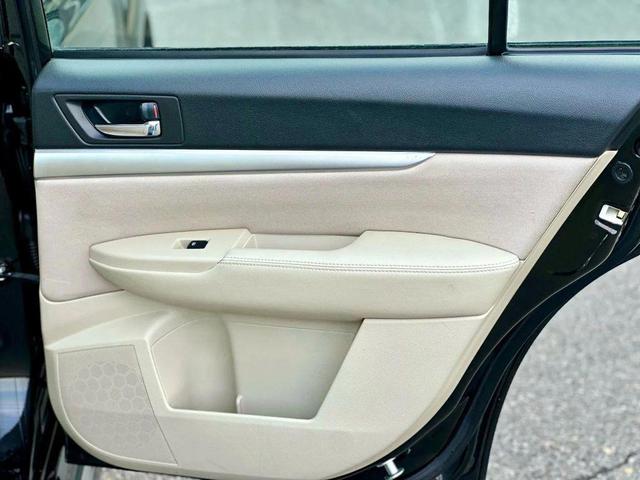 Photo of 2014 Crystal Black Silica Subaru Legacy