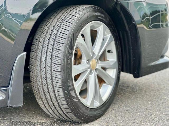 Photo of 2014 Crystal Black Silica Subaru Legacy