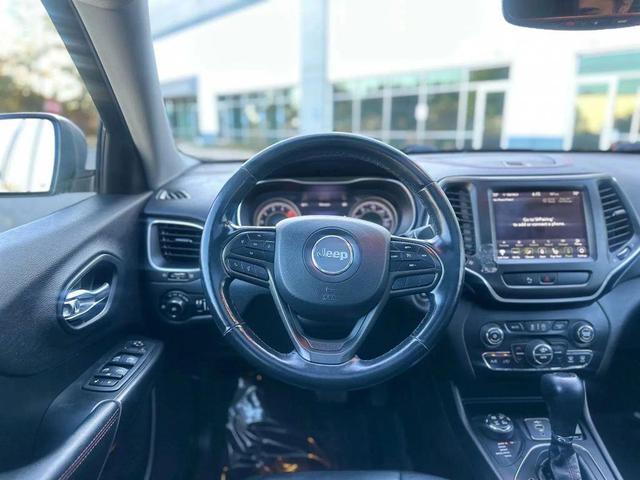 Photo of 2020 Bright White Clearcoat Jeep Cherokee