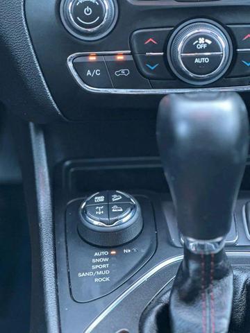 Photo of 2020 Bright White Clearcoat Jeep Cherokee